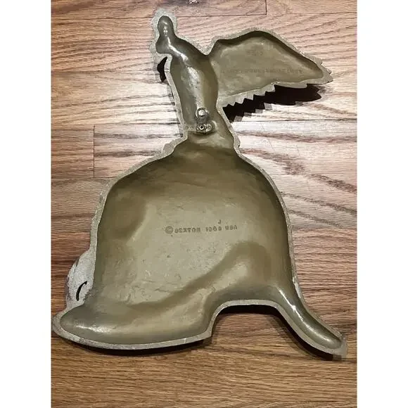 RARE 1870 PRUSSIAN HELMET CAST METAL WALL HANGING SEXTON 1968 USA 12 3/4" VTG